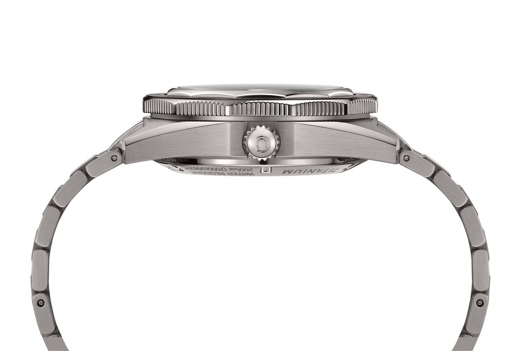 C0506074401102 CERTINA DS SUPER PH2000M Montre Homme Automatique Titane cadran blanc